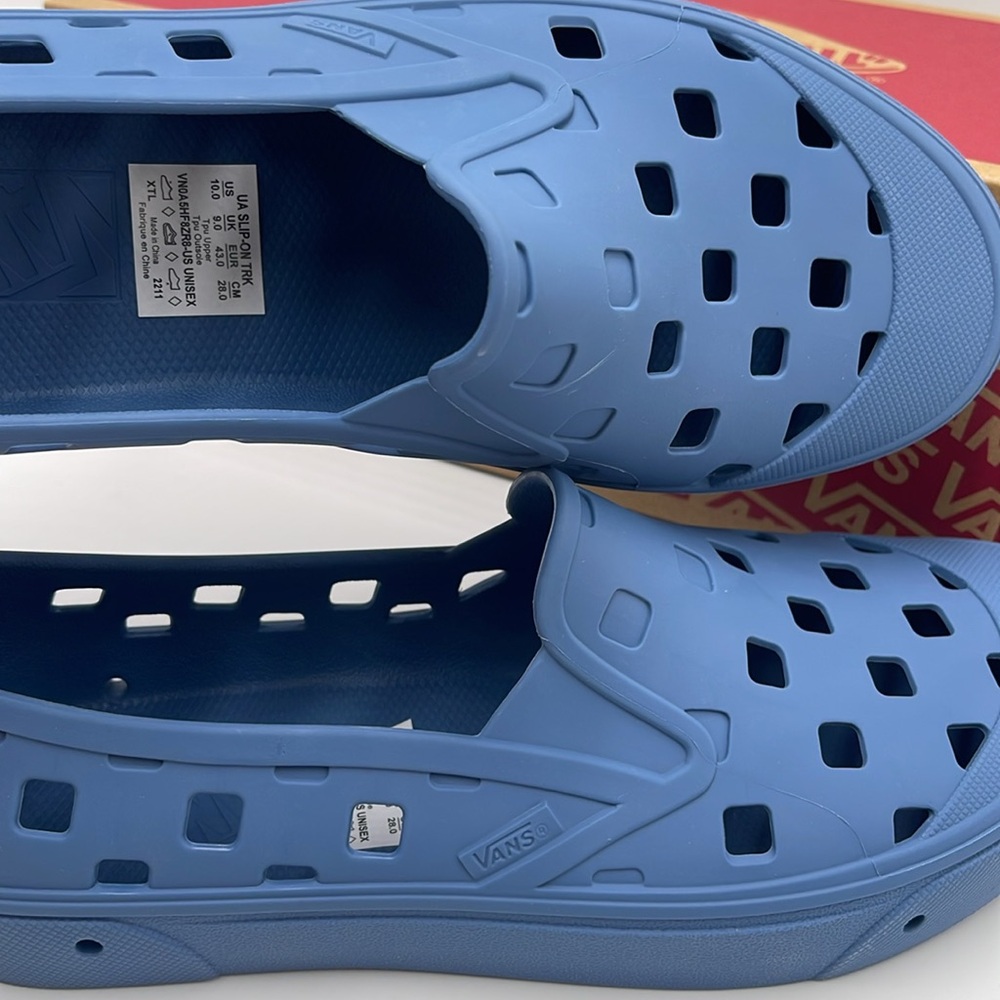 Vans • WMNS Slip-On Trk
Captains Blue
VN0A5HF8ZR8
Sneakers - Picture 15 of 16